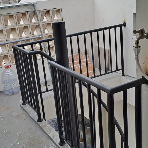 pemasangan tangga putar railing bsd serpong tangerang selatan scaled